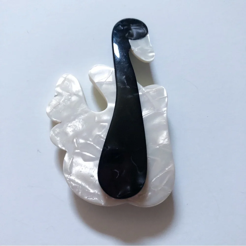 Vintage Lea Stein Paris black & white figural swan brooch pin repaired? - Picture 10 of 11